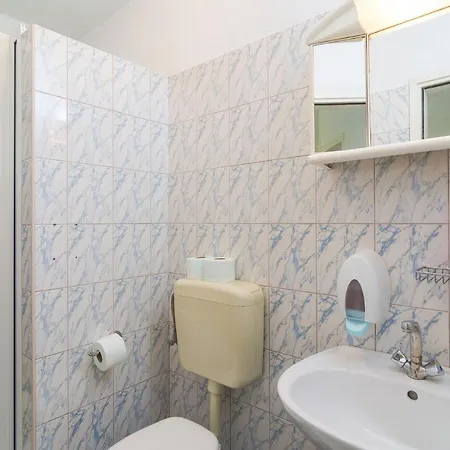 1 Bedroom Stunning In Milna *