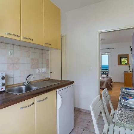 Apartment 1 Bedroom Stunning In Milna